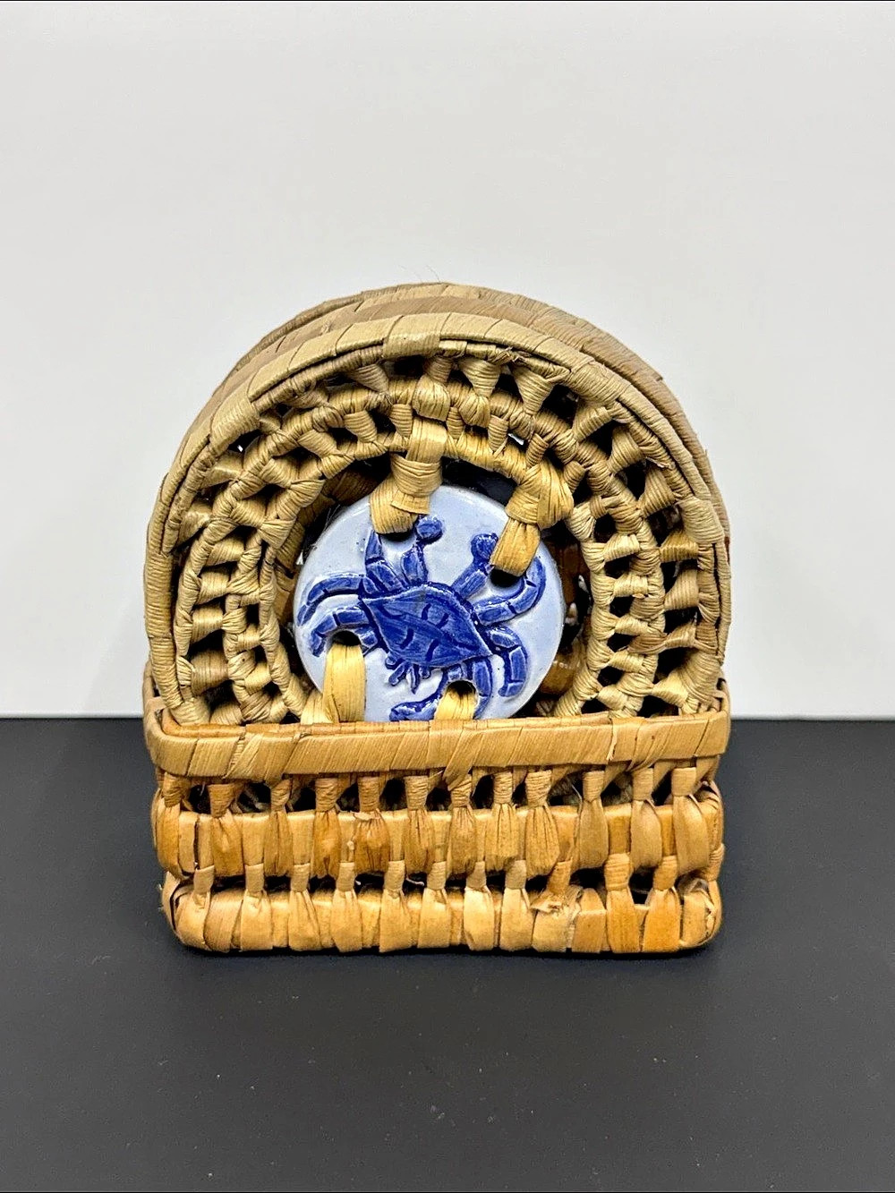 Vintage Woven Rattan Coaster Set of 4 Blue & White Ceramic Crab Medallions Holde